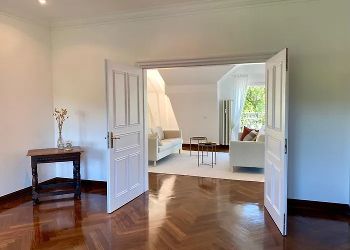 公寓 Design-loft Mit 2 Balkonen Am Stadtwald - 20 Min Zur Messe Duesseldorf 克雷费尔德